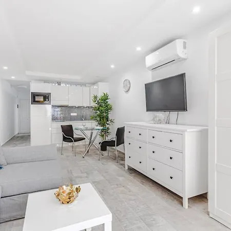 Tenerife Royal Gardens One Bedroom Апартаменти